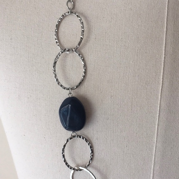 Vintage Blue Stone and Textured Silver Ring Statement Necklace in Silver Metal - Picture 3 of 6